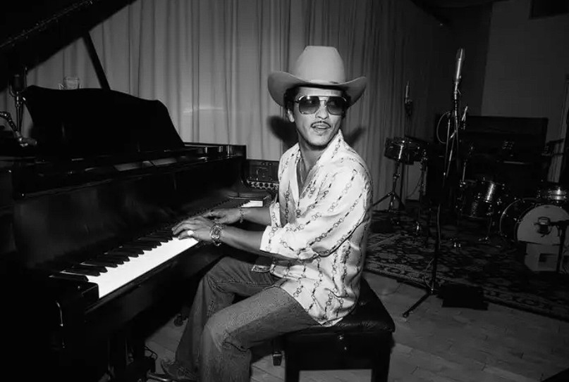 Bruno Mars è uno degli autori su cui Anthropic avrebbe addestrato l'Ai secondo Bmg