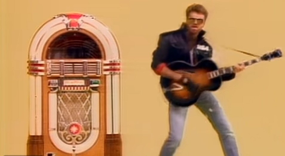 Lite in famiglia sui cimeli di George Michael tra il fratello e l'ex amico dell'assistente della pop star